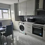 Potters Hideout- 2 Bedroom 2 Bathroom Apartment
